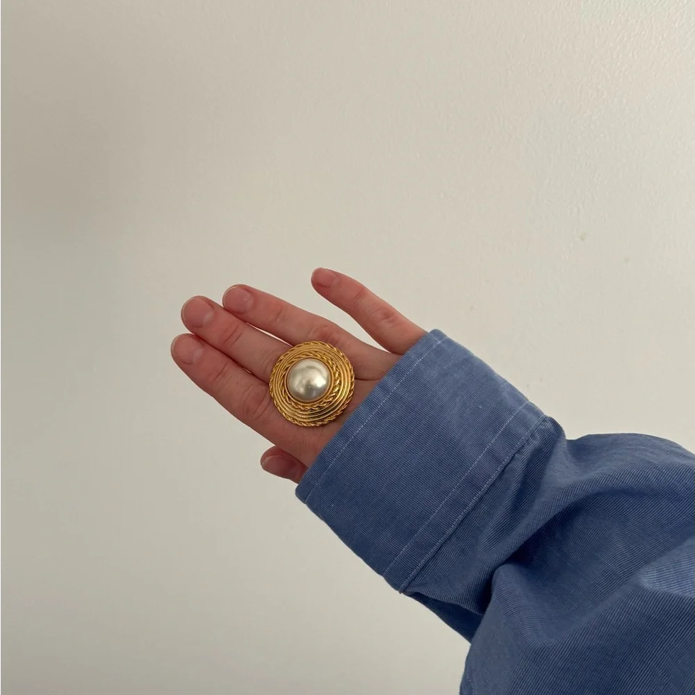 Vintage Elegant Gold Ring with Pearl Center one size - Picture 1 of 5